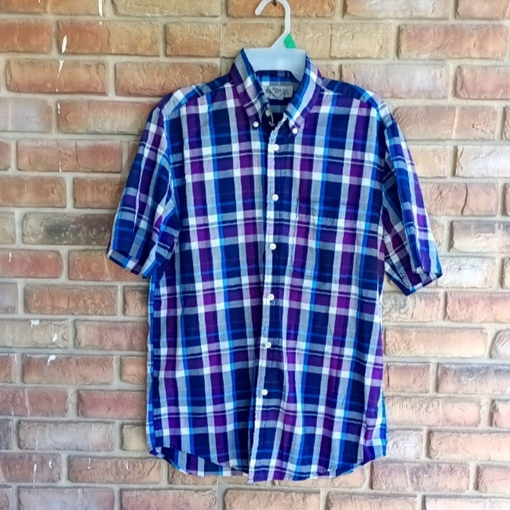 Sun River clothing company, button down, plaid shirt w pocket